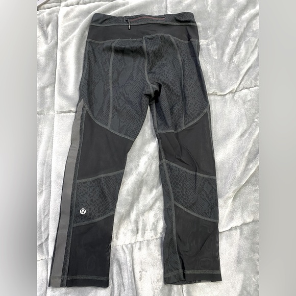 Lululemon leggings - like new! - Picture 5 of 5